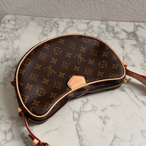 LV M46828花紋豌豆斜背包pm