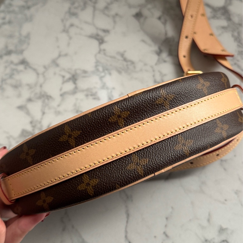 LV M46828花紋豌豆斜背包pm-4