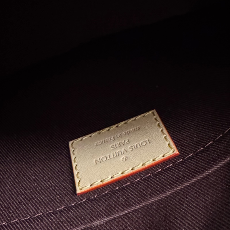 LV M46828花紋豌豆斜背包pm-10