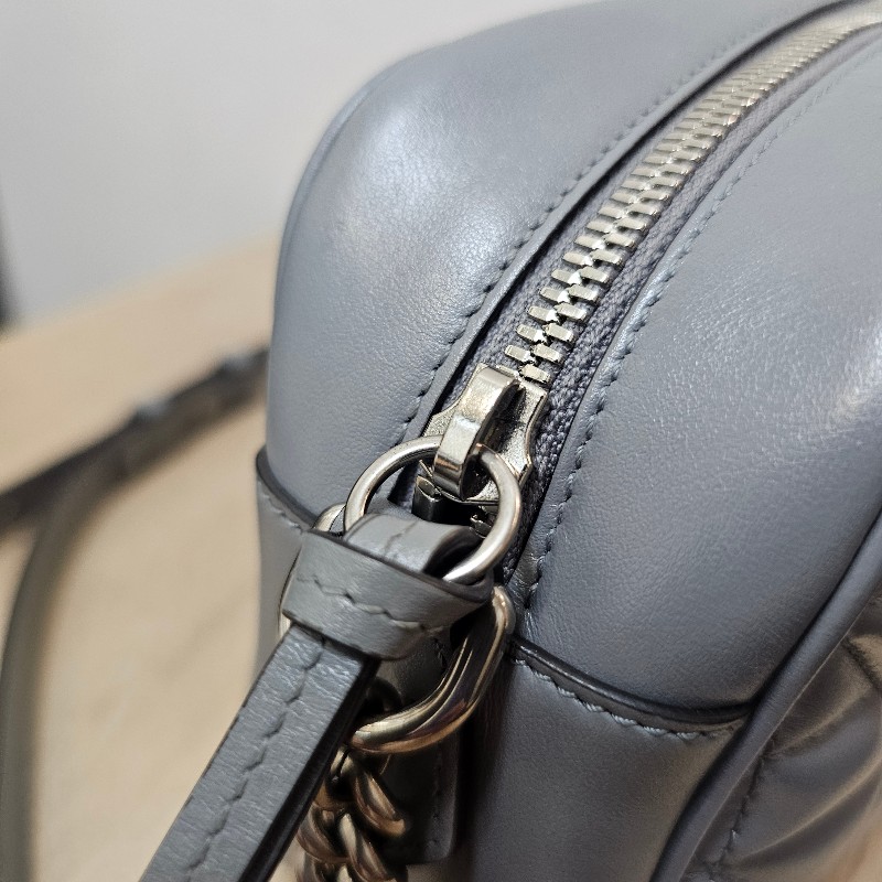 [農曆新年福利🧧] Gucci灰牛皮霧銀釦Marmont拉鏈斜背相機包-7