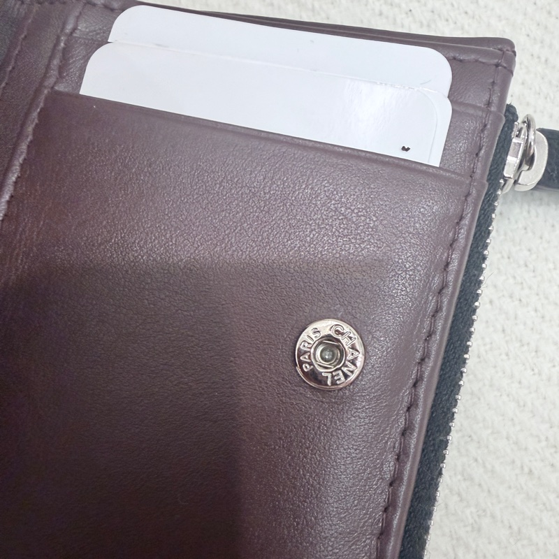 ❤️Chanel ❤️香奈兒很好用的短夾 黑銀魚子醬皮❤️-14