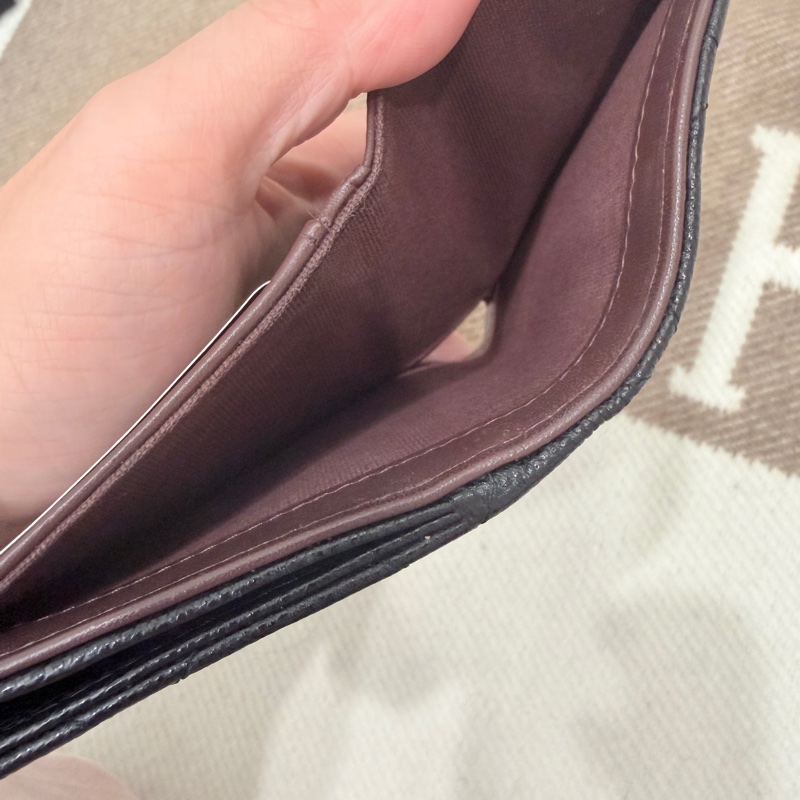 ❤️Chanel ❤️香奈兒很好用的短夾 黑銀魚子醬皮❤️-16