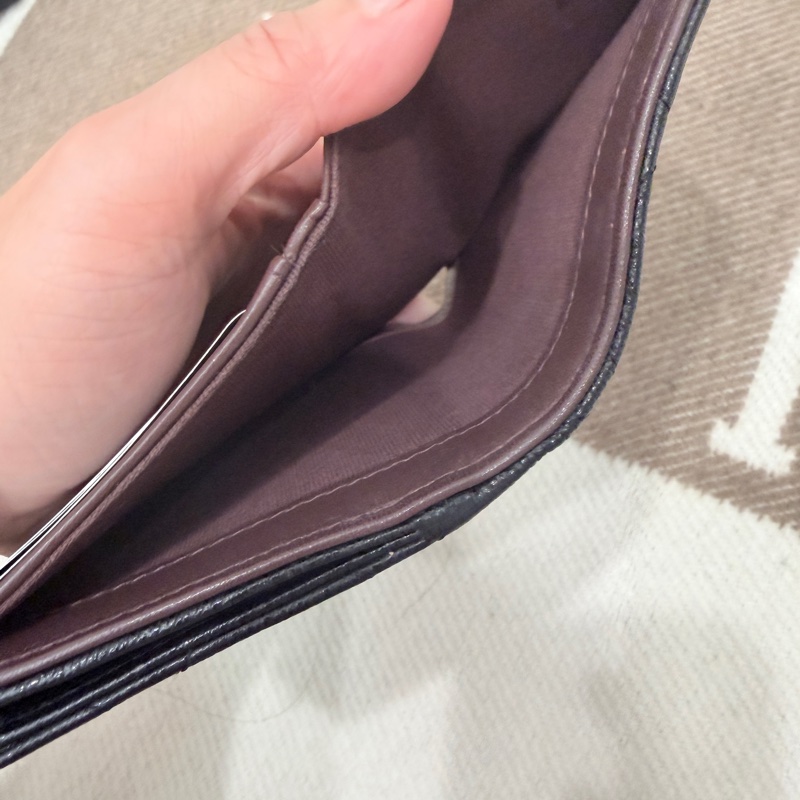 ❤️Chanel ❤️香奈兒很好用的短夾 黑銀魚子醬皮❤️-17