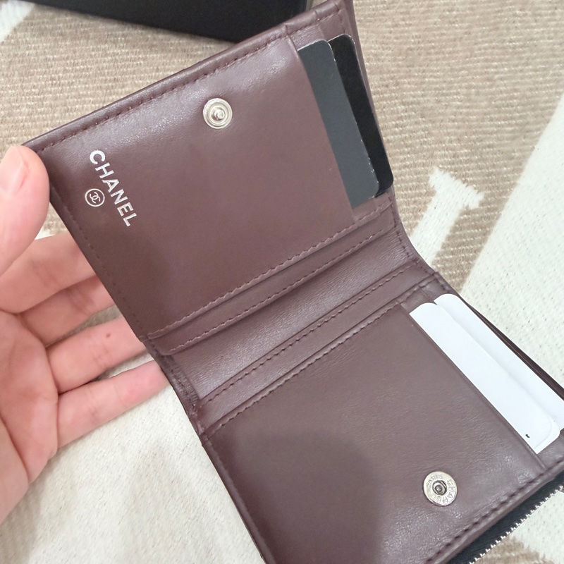 ❤️Chanel ❤️香奈兒很好用的短夾 黑銀魚子醬皮❤️-22