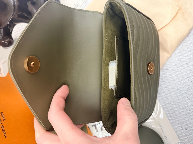 新年秒殺價格 lv new wave 全新閑置品-4