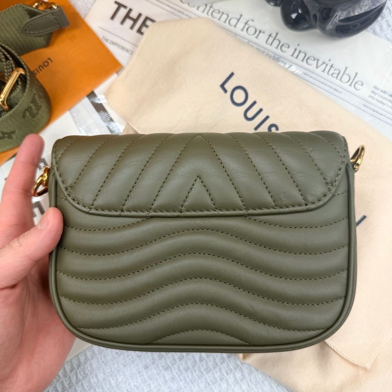 新年秒殺價格 lv new wave 全新閑置品-5