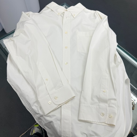 新年秒殺價💰balenciaga 女裝34 白色襯衫。 全新沒吊牌