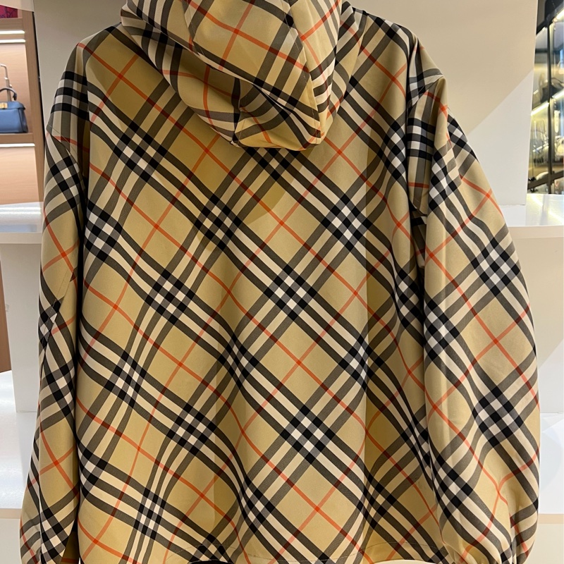 burberry巴宝莉新款卡其斜格纹双面夹克拉链连帽外套      os宽松版型，带吊牌，男女同款都可以穿，卡其格纹夹克，双面穿面料特别好-1
