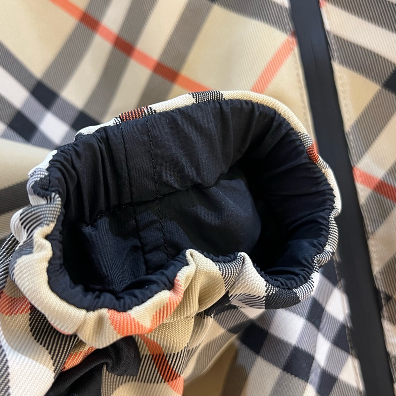 burberry巴宝莉新款卡其斜格纹双面夹克拉链连帽外套      os宽松版型，带吊牌，男女同款都可以穿，卡其格纹夹克，双面穿面料特别好-7