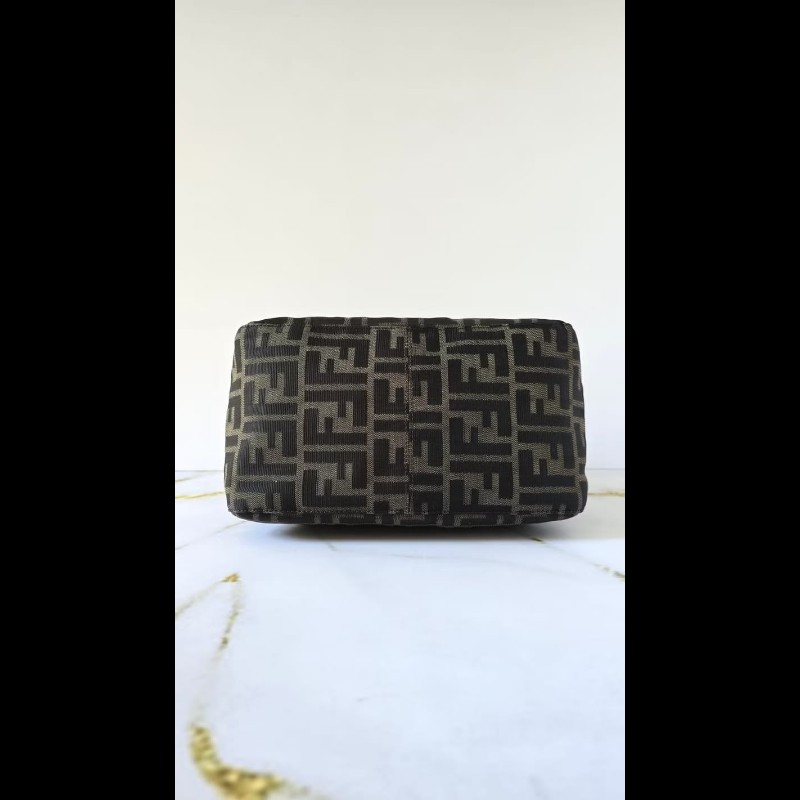 【LA LUNE】絕版中古包 Fendi Zucca咖啡色老花腋下包 側背包 單肩包 二手包-4