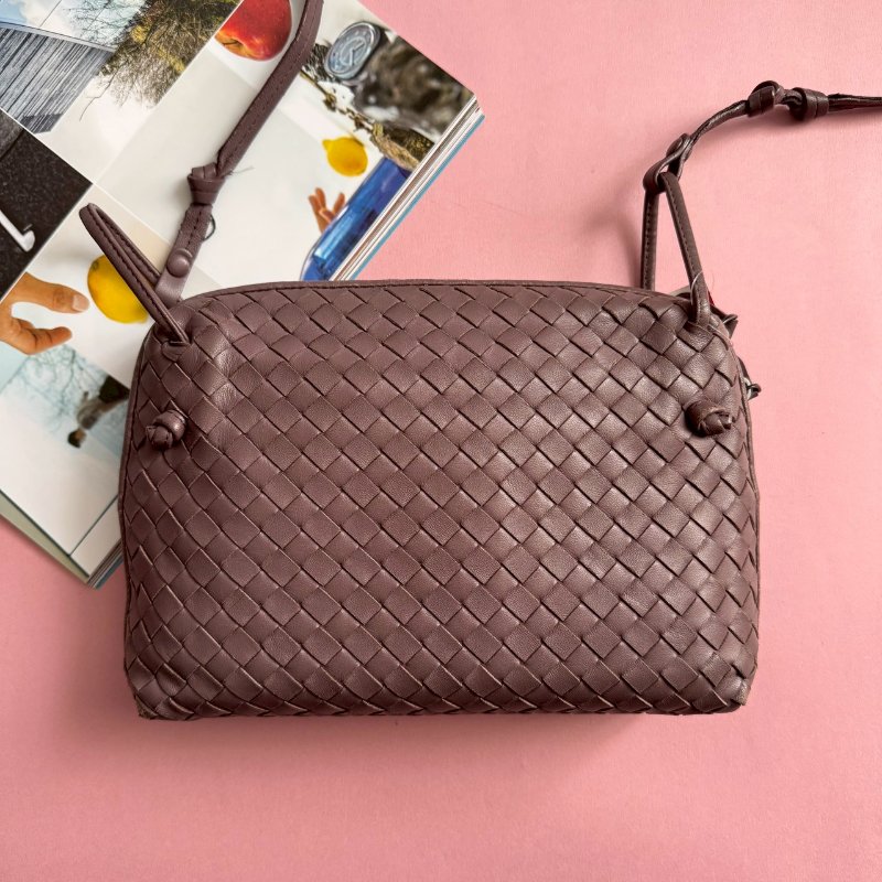 ✨不用兩萬 BV 藕紫色羊皮貝殼包 斜背包-0