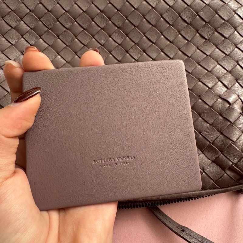 ✨不用兩萬 BV 藕紫色羊皮貝殼包 斜背包-2