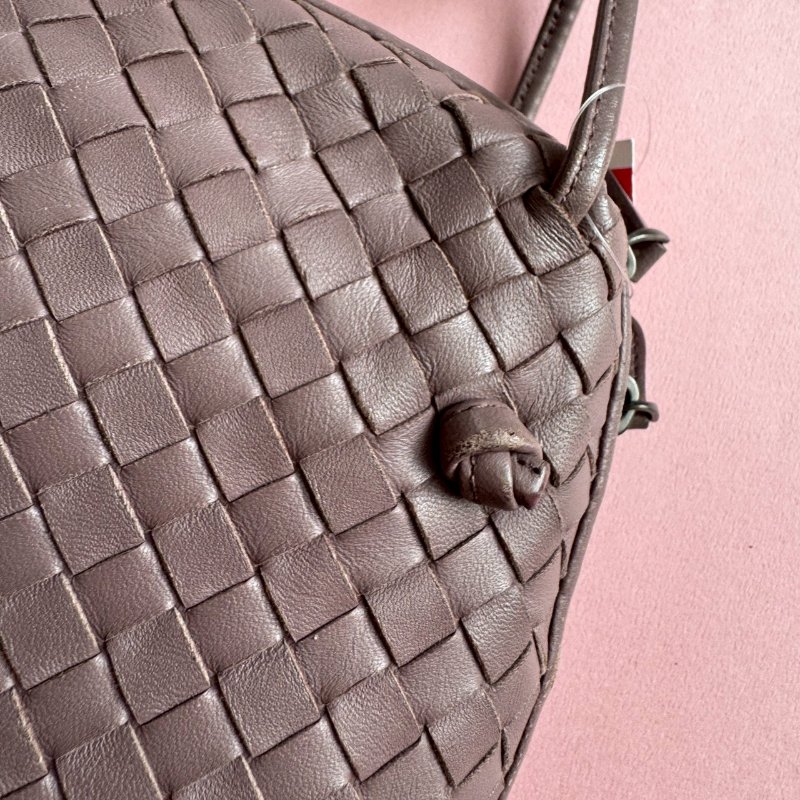 ✨不用兩萬 BV 藕紫色羊皮貝殼包 斜背包-5