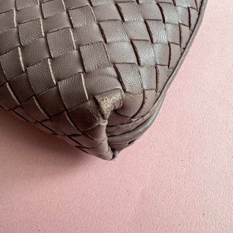 ✨不用兩萬 BV 藕紫色羊皮貝殼包 斜背包-6