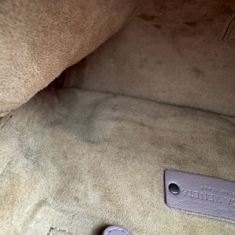 ✨不用兩萬 BV 藕紫色羊皮貝殼包 斜背包-15