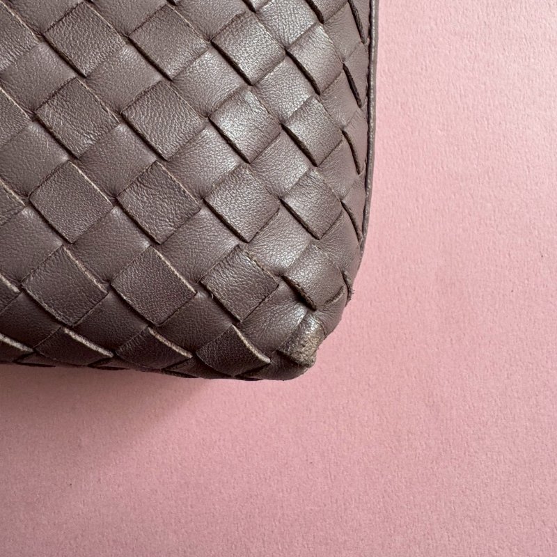 ✨不用兩萬 BV 藕紫色羊皮貝殼包 斜背包-24