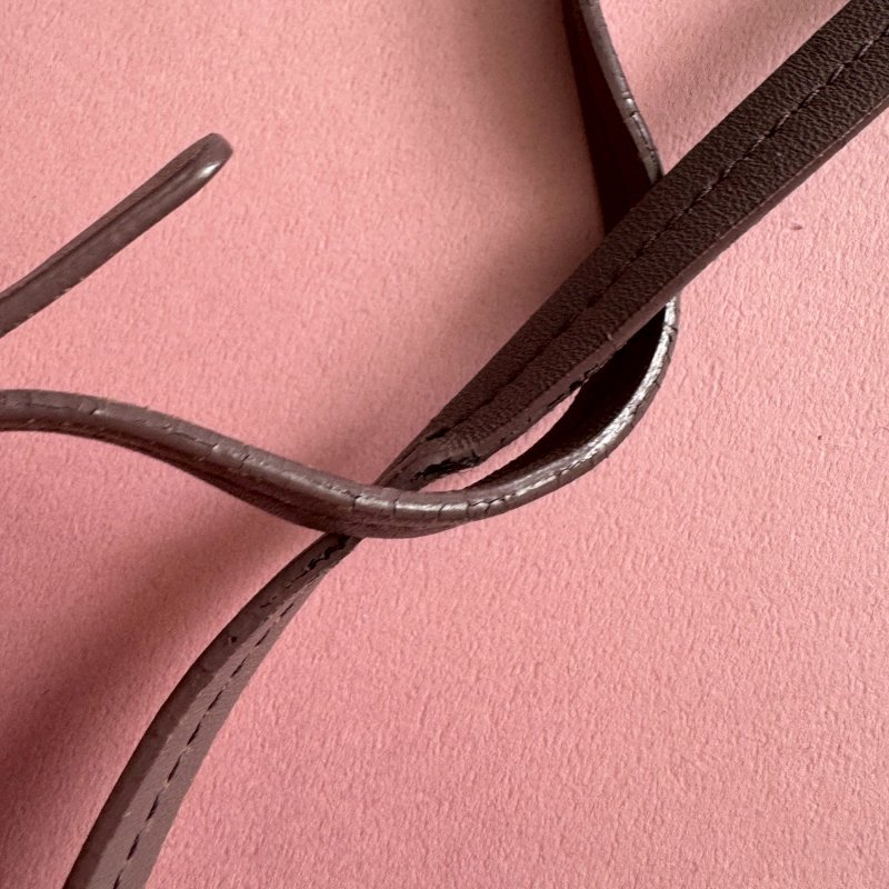 ✨不用兩萬 BV 藕紫色羊皮貝殼包 斜背包-34