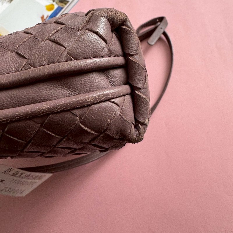 ✨不用兩萬 BV 藕紫色羊皮貝殼包 斜背包-37