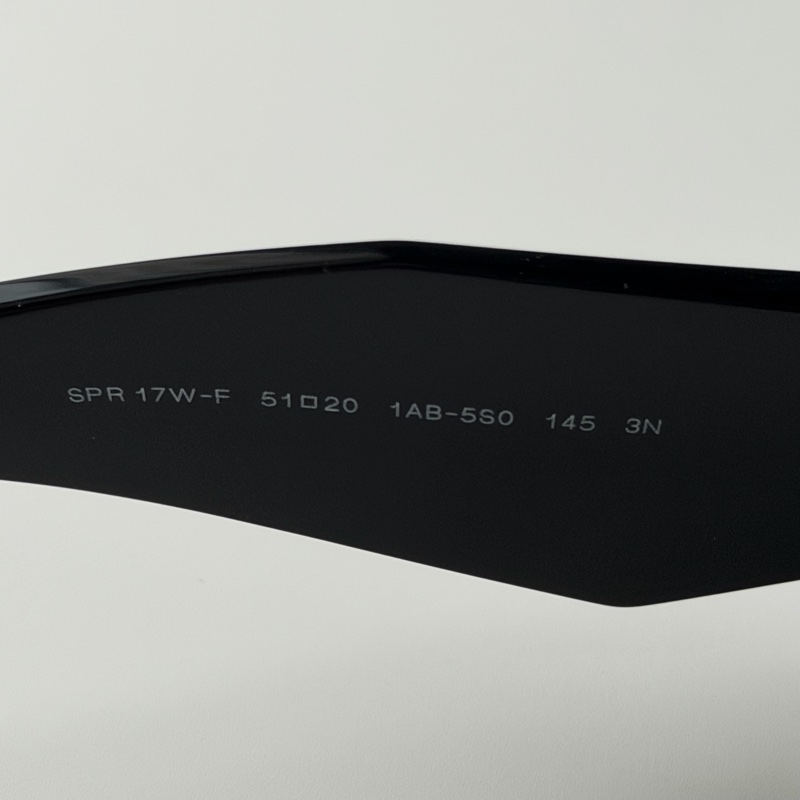 Prada 黑色墨鏡-2