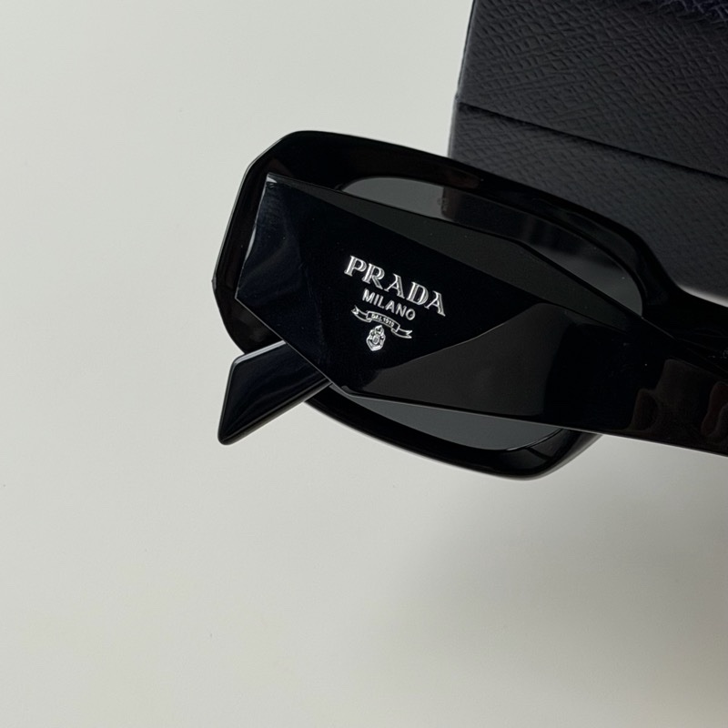 Prada 黑色墨鏡-4