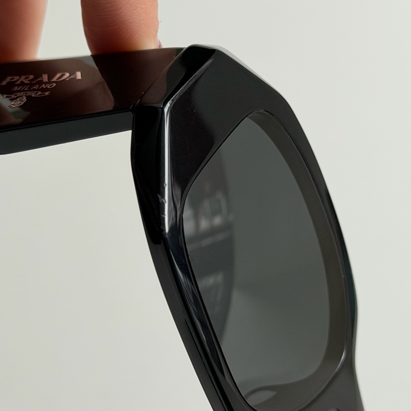 Prada 黑色墨鏡-7
