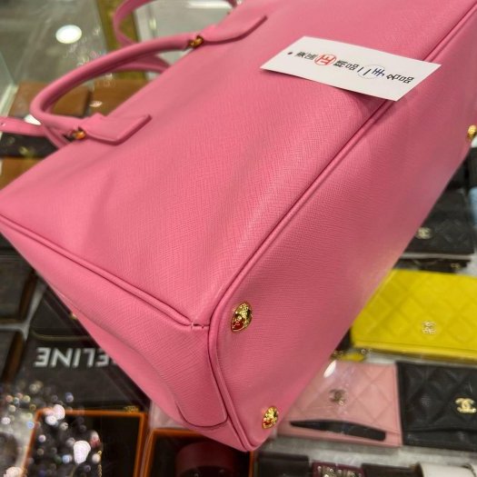 東區正精品㊣PRADA 粉紅色防刮牛皮三角牌殺手包兩用包大款 RZ4376-8