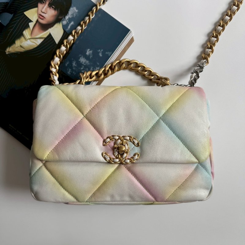 ❤️盒子 防塵都有 連20萬都不用 Chanel 白色幻彩羊皮19-0