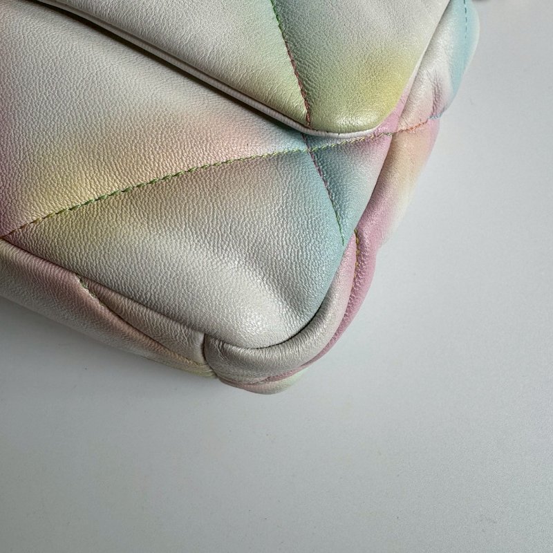 ❤️盒子 防塵都有 連20萬都不用 Chanel 白色幻彩羊皮19-6