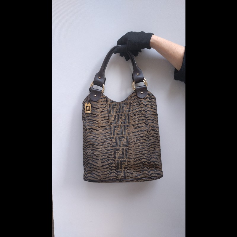 Fendi 咖把動物紋FF布直式托特包-1