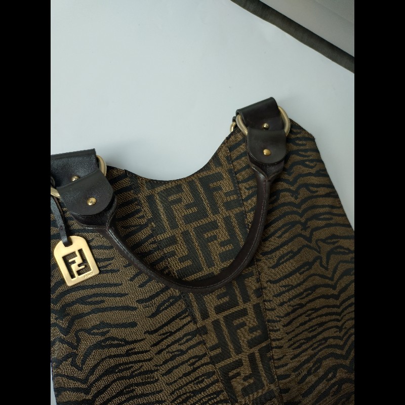 Fendi 咖把動物紋FF布直式托特包-13