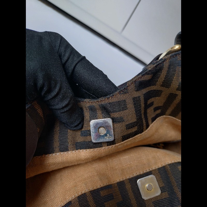 Fendi 咖把動物紋FF布直式托特包-20