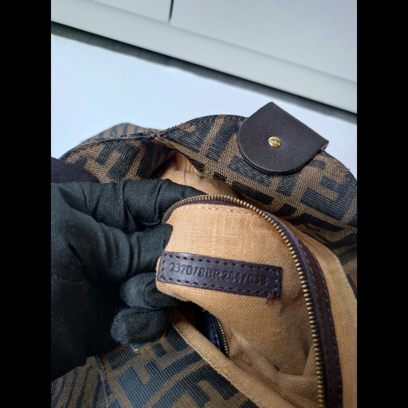 Fendi 咖把動物紋FF布直式托特包-27