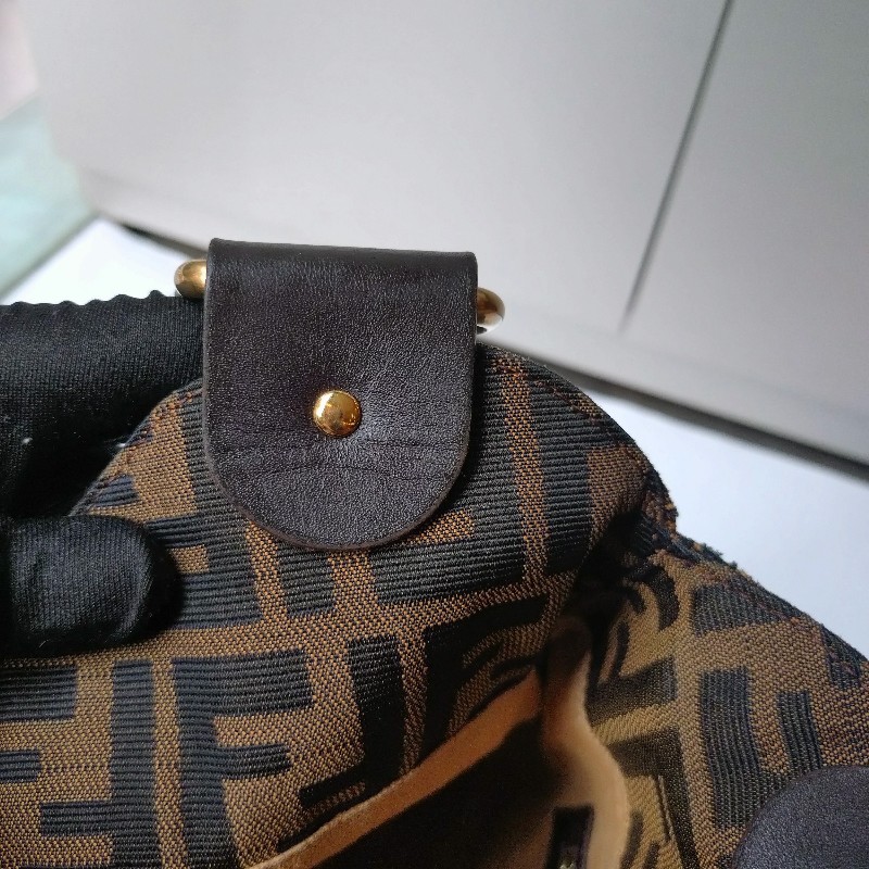 Fendi 咖把動物紋FF布直式托特包-30