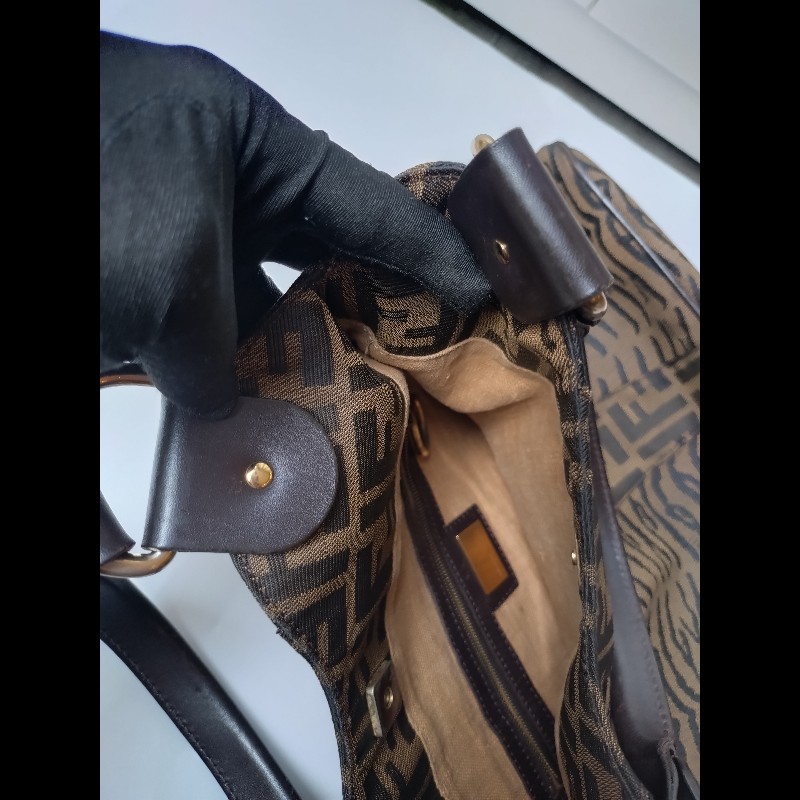 Fendi 咖把動物紋FF布直式托特包-36