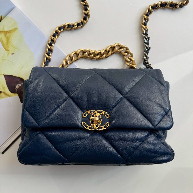 ‼️9成新 Chanel 深藍色羊皮19金釦手提肩背包-0