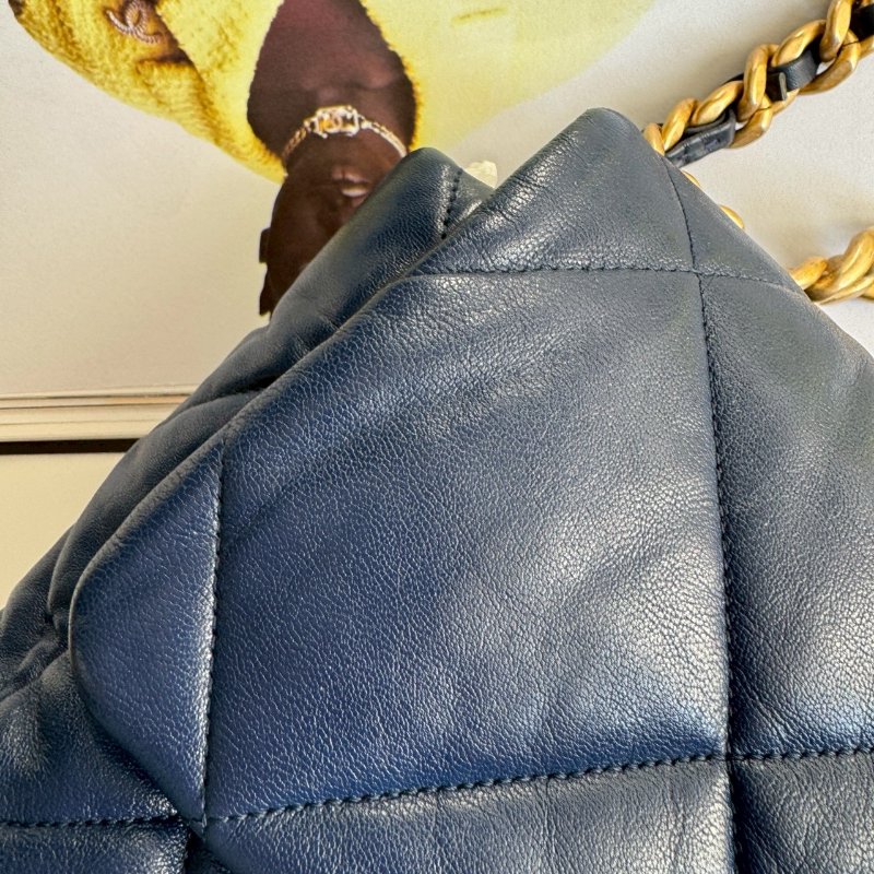 ‼️9成新 Chanel 深藍色羊皮19金釦手提肩背包-13