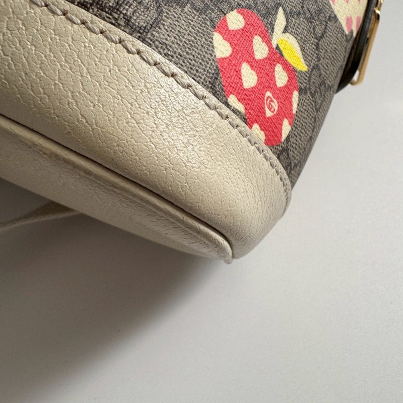 😍小朋友的禮物 GUCCI 紅蘋果米白後背包-5