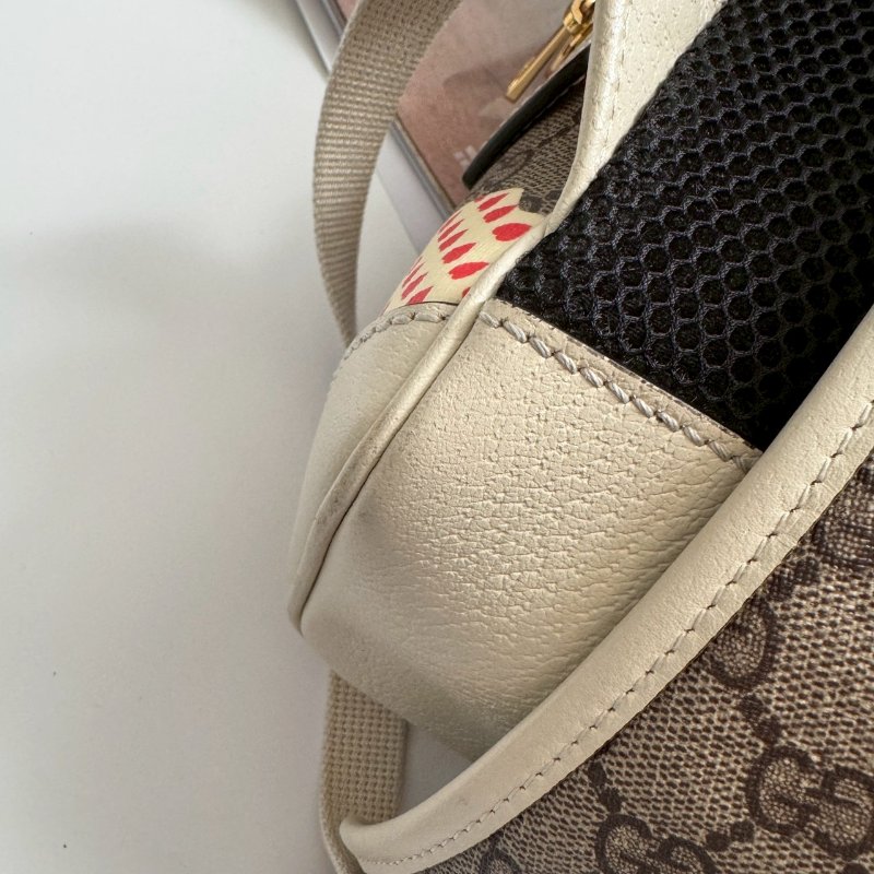 😍小朋友的禮物 GUCCI 紅蘋果米白後背包-7