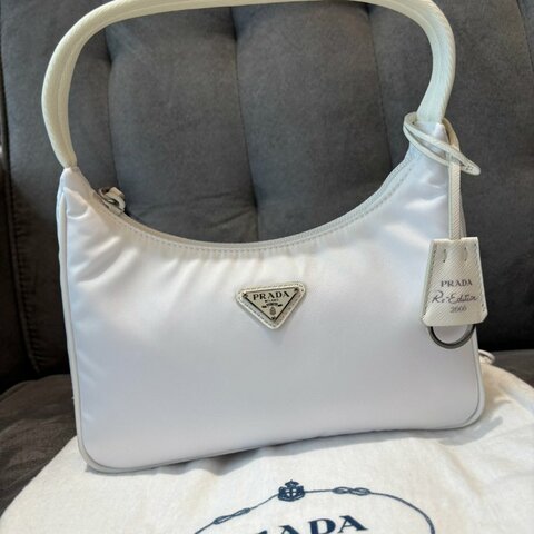 Prada Re-Edition 2000再生尼龍迷你手袋