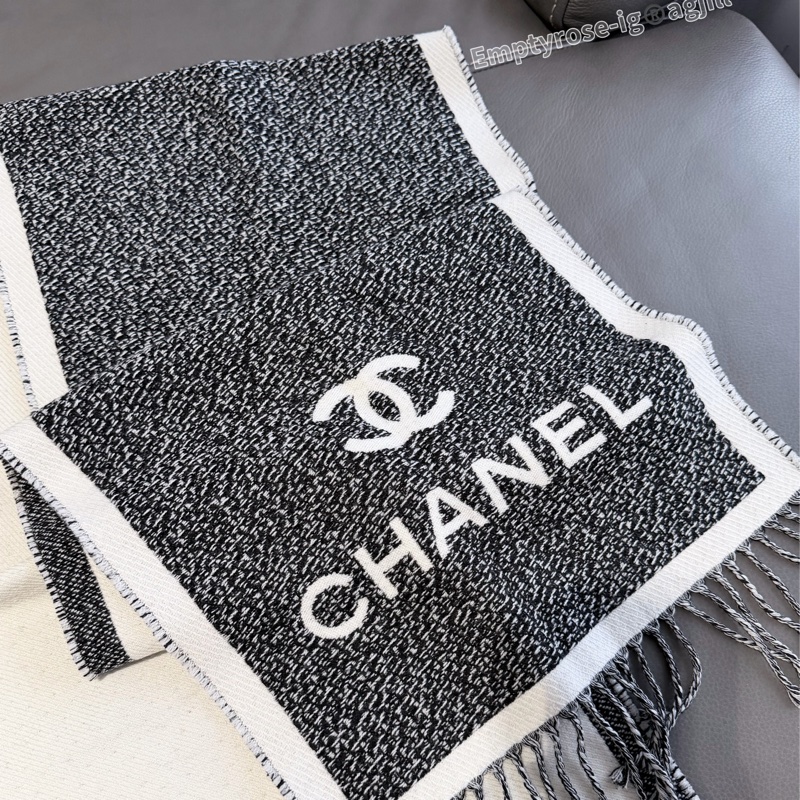 Chanel 全新- 黑灰麻花紋圍巾®️經典字母Mark-1