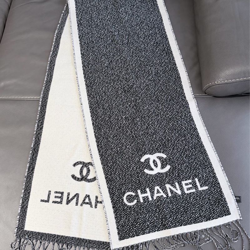 Chanel 全新- 黑灰麻花紋圍巾®️經典字母Mark-7