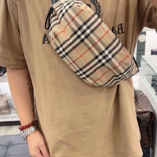 東區正精品㊣BURBERRY 80104301 全新經典格紋尼龍拉鍊胸口包腰包 RA1636-1