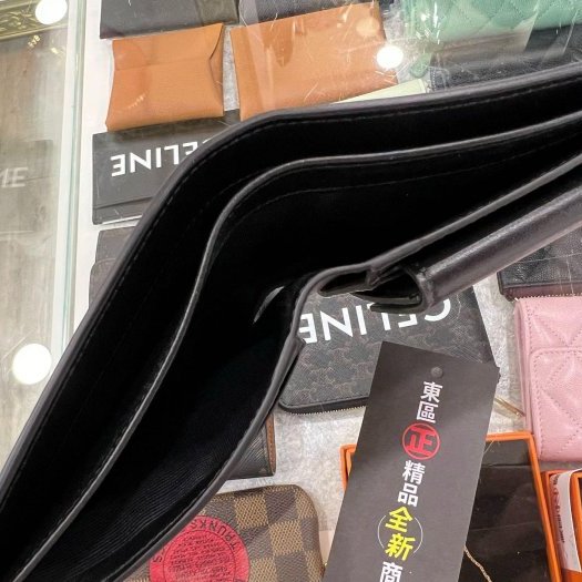 東區正精品㊣CELINE 10C873DME 全新黑色全皮白字LOGO 卡片零錢袋對開短夾RZ4351-5