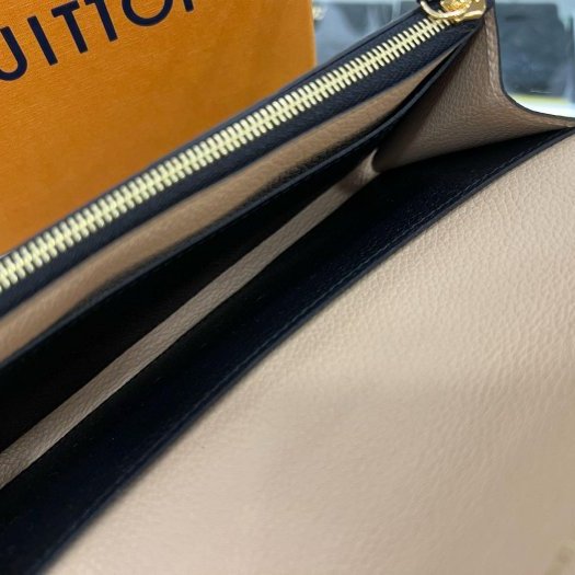 東區正精品㊣LV M62369 EMILIE 全新黑色全皮壓紋字紋拉鍊金釦子微笑零錢袋皮夾長夾 RZ5734-3