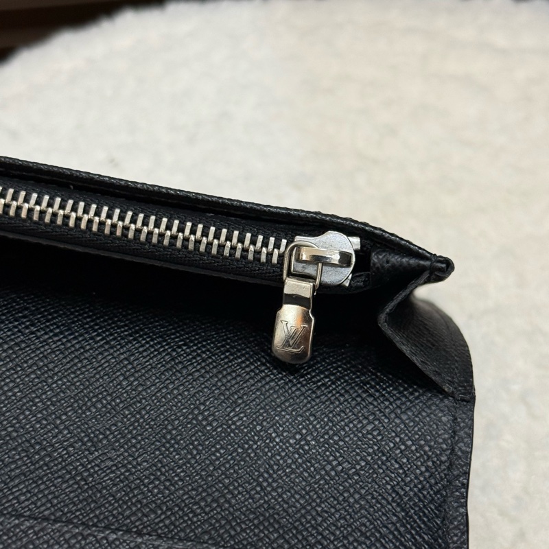 （閒置品)Lv 黑棋盤格對開長夾-3