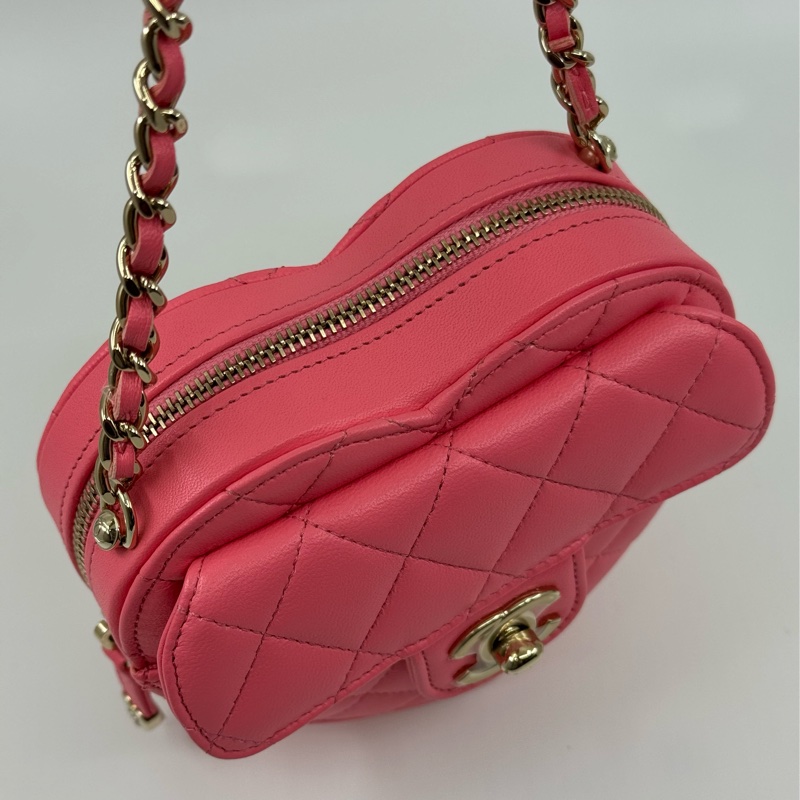 Chanel 粉紅色 羊皮 心形金色CC logo小斜孭-4