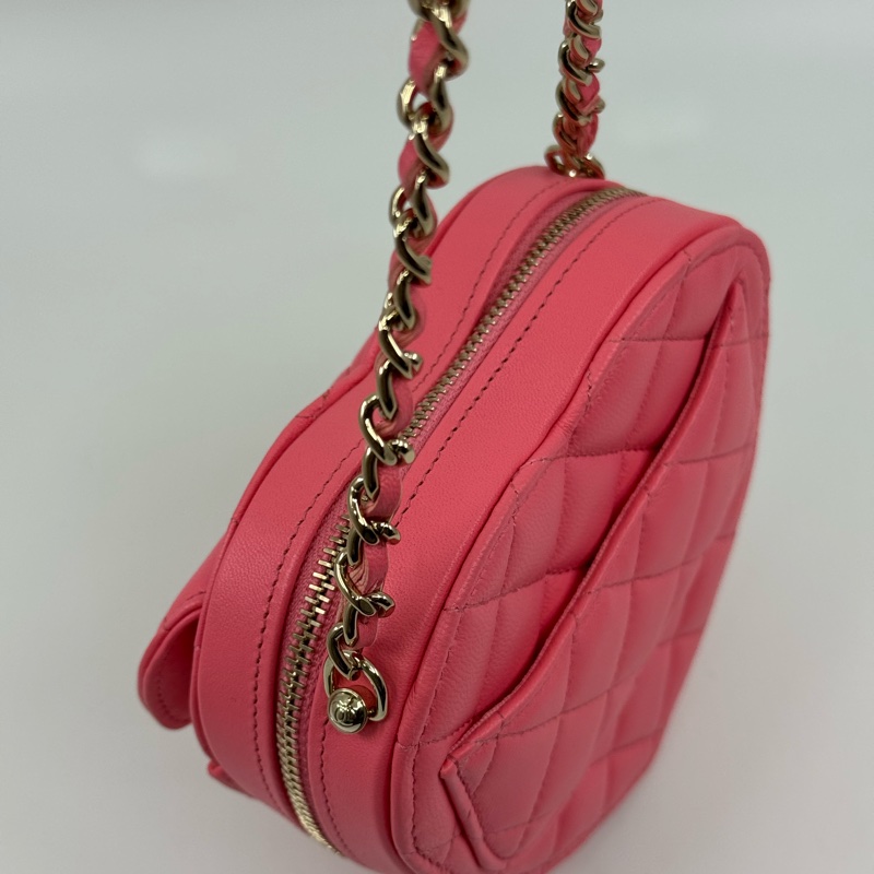 Chanel 粉紅色 羊皮 心形金色CC logo小斜孭-6