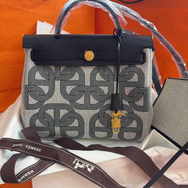 全新品 HERMES愛馬仕Herbag31 福寶賽道黑色金扣 豬鼻子B刻 附件盒子塵袋鎖鑰匙-5