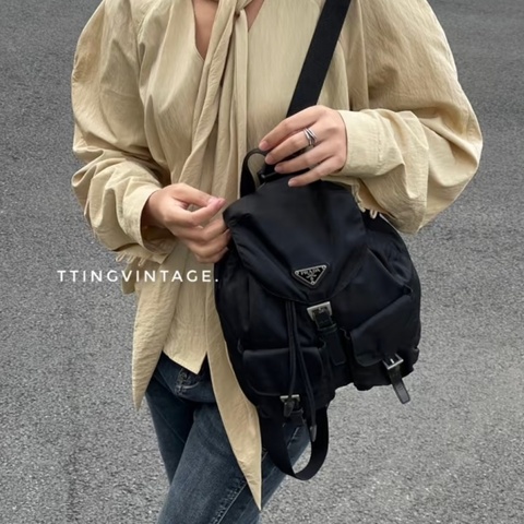 Prada 尼龍多用途 黑色雙肩包 背包