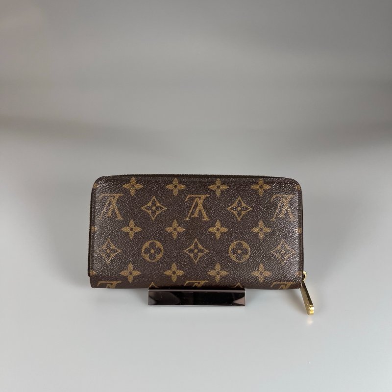 LV M42616 老花ㄇ拉長夾-1